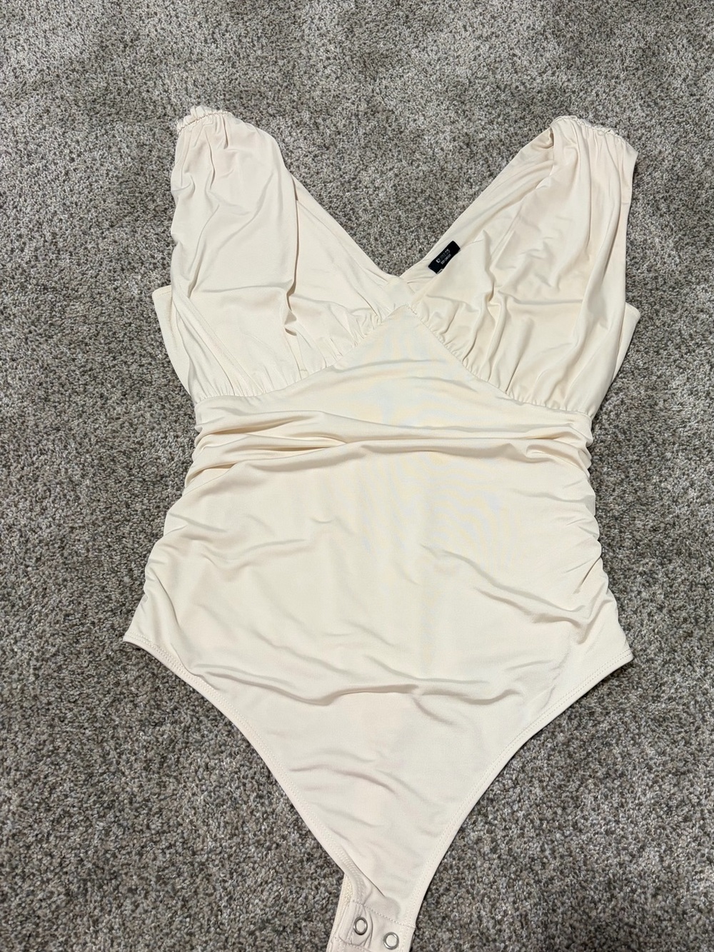 Women’s Express Body Contour Cream One-Piece Thong Bodysuit with V-Neck Medium